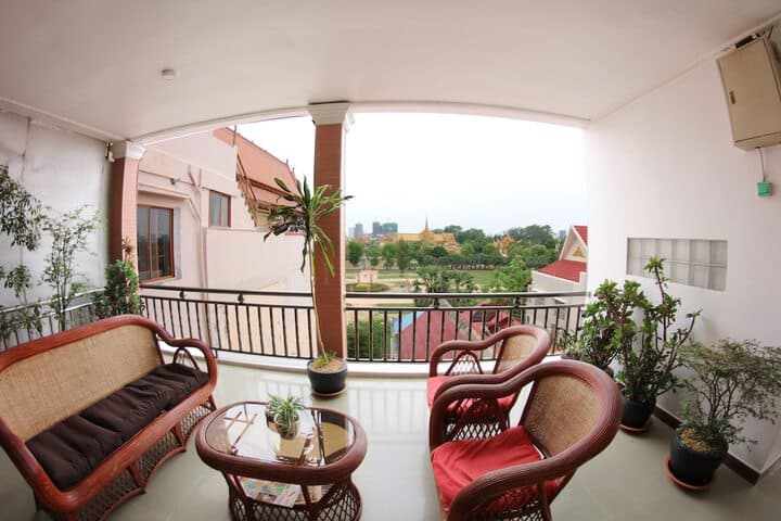 Explore Phnom Penh City Centre
