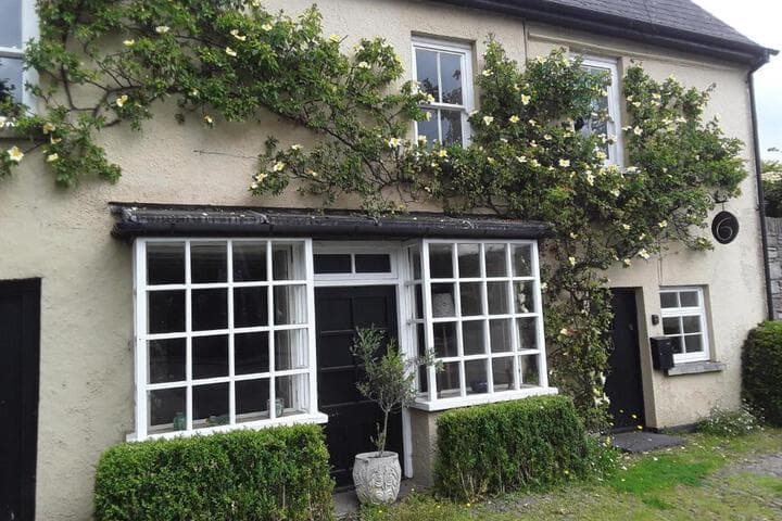 Explore Pentre Bach
