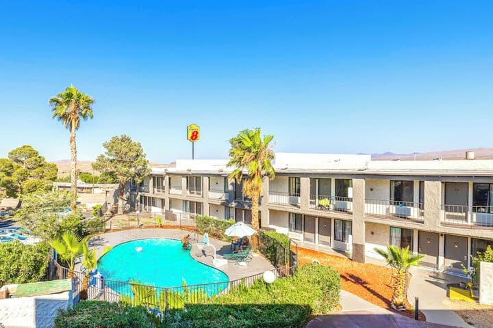 Explore Silver Lakes Country Club