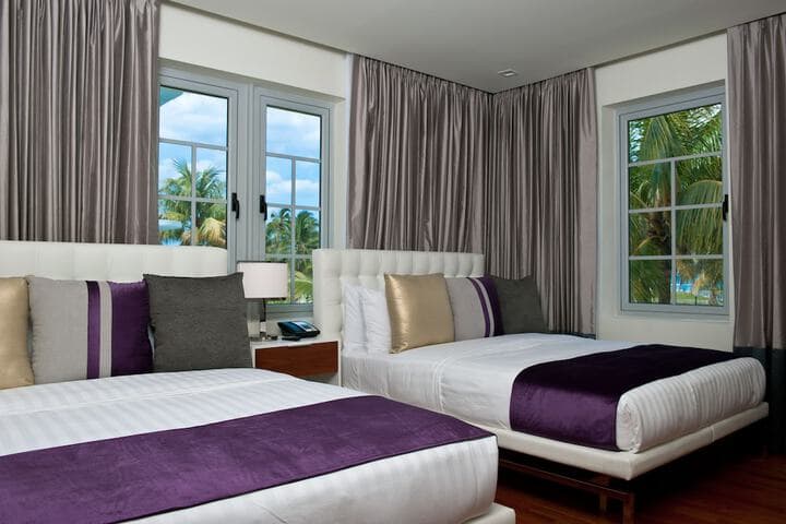 Leslie Hotel Ocean Drive