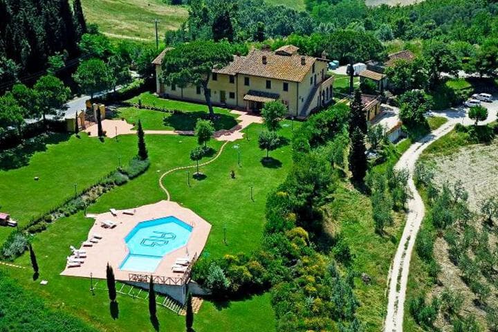 Explore Sorrezzana