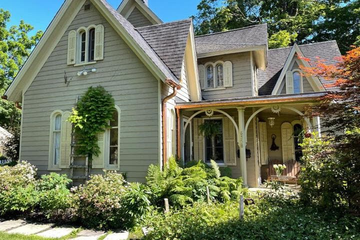 Explore Rhinebeck Village Business District