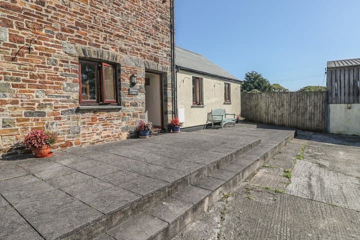 Explore Tregadillett