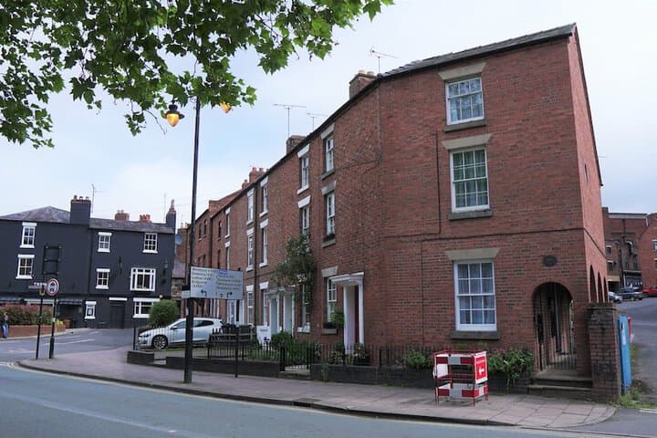 Explore Ruyton Xi Towns