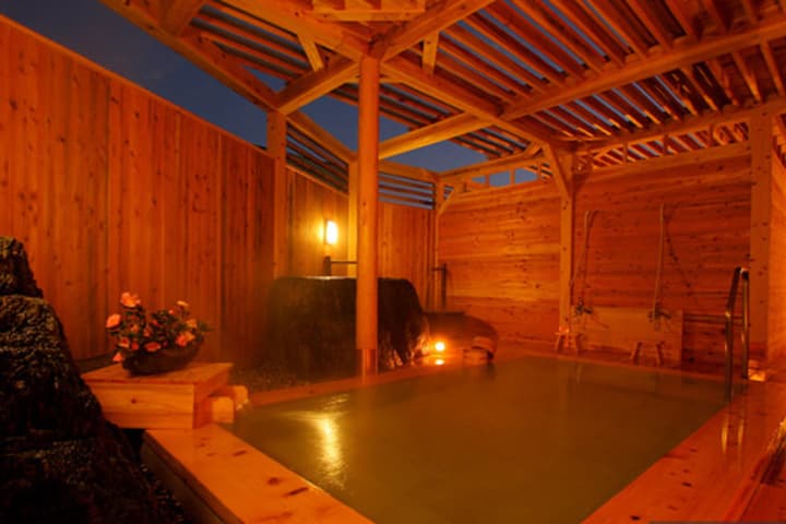 Explore Hiragatako Onsen