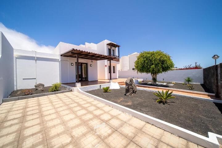 Explore Puerto Calero