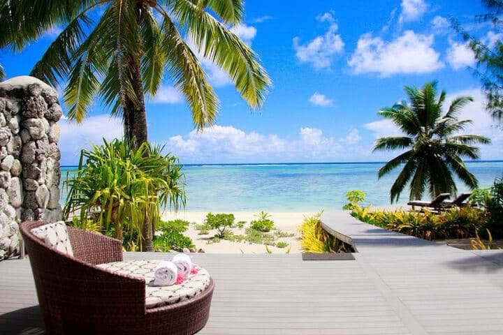Explore Aitutaki