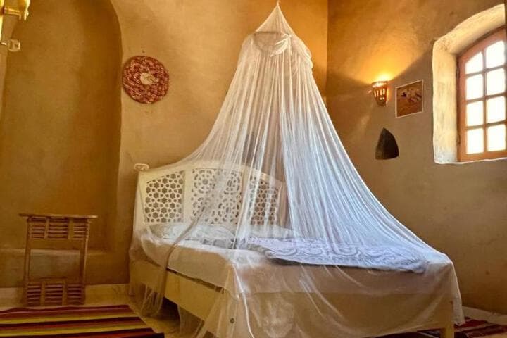 Explore Al Aqalitah
