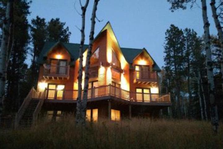 Explore Cheyenne Crossing