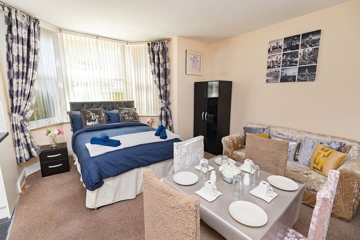 Explore Kirkheaton