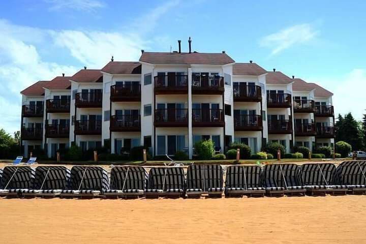Explore Pinebrook