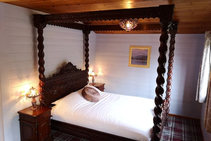 Explore Upton Scudamore