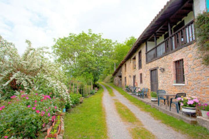 Explore La Pinera