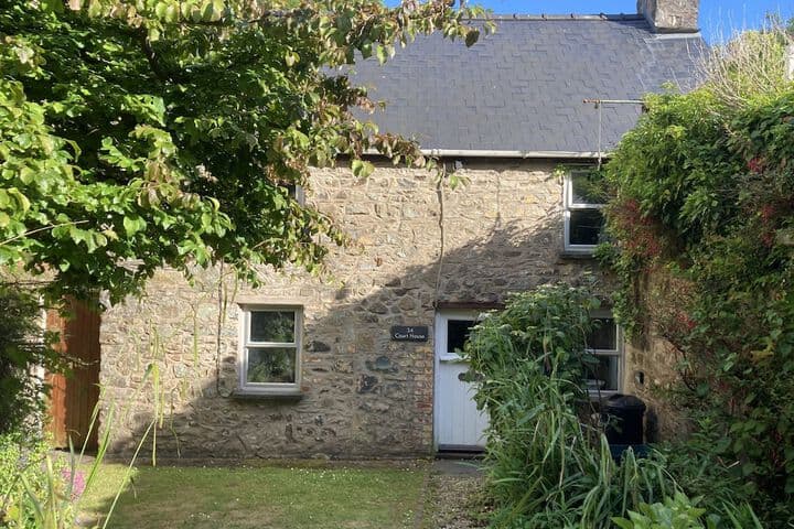 Explore Solva