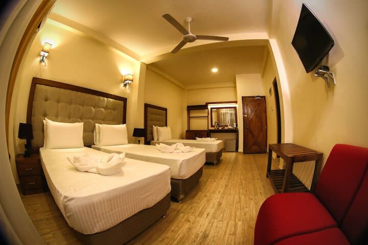 Explore Sirimalwatta