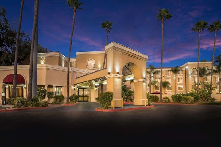 Explore Central Escondido