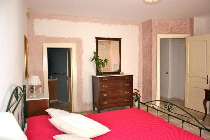 Explore Torre San Giovanni