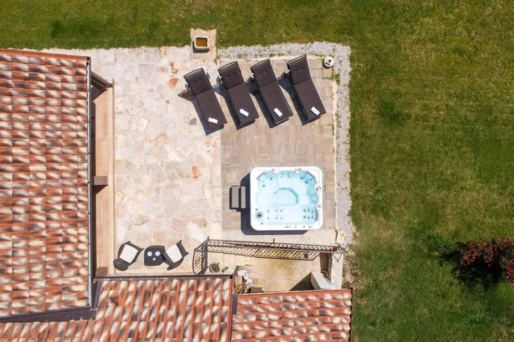 Explore Stranici Kod Lovreca