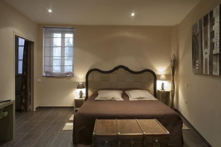 Explore Gueytes Et Labastide