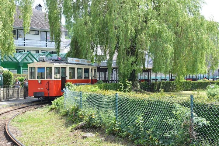 Explore Ave Et Auffe