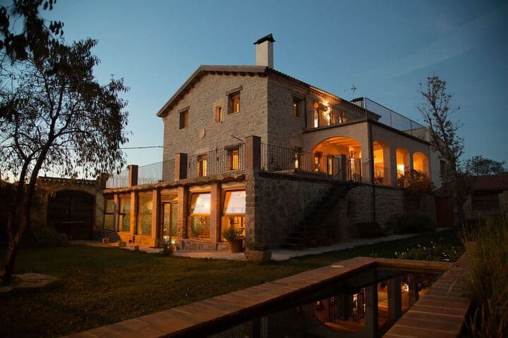 Explore Linyola