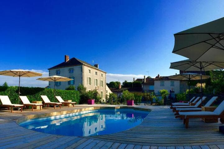 Explore Mezieres Sur Issoire