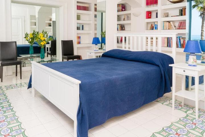 Explore Alani
