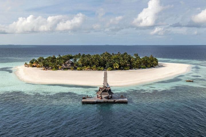 Explore Kaafu Atoll