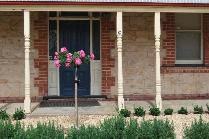 Explore Murray Bridge South