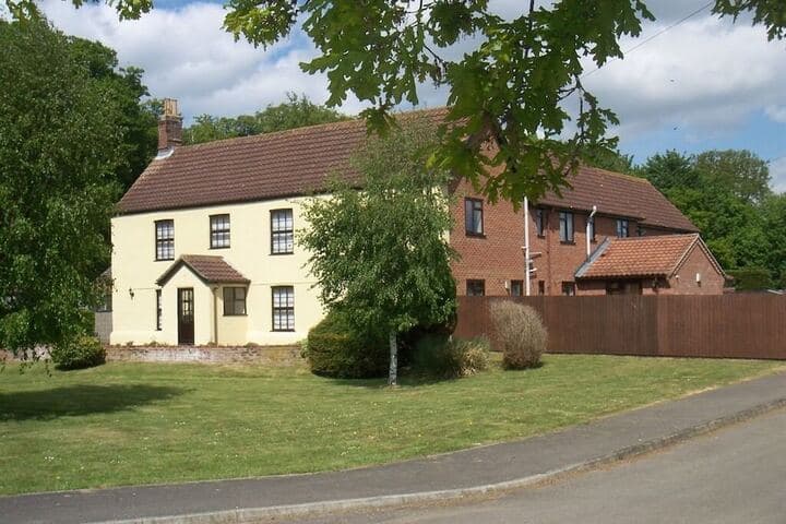 Explore Hickling