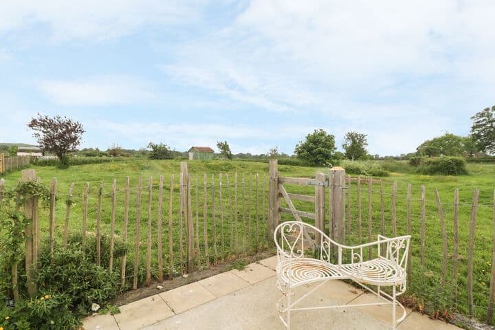 Explore Sedgehill
