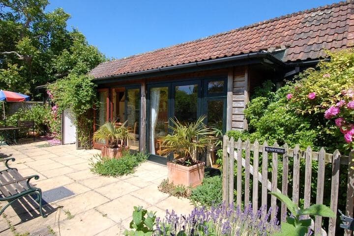 Explore Hatch Beauchamp