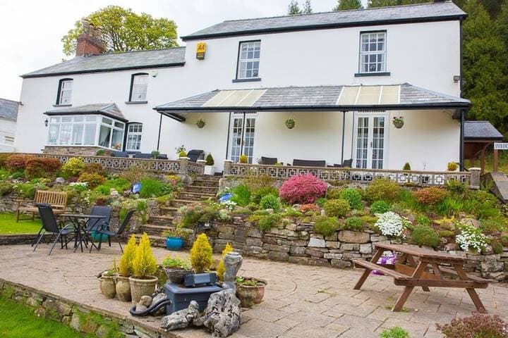 Explore Cwmtaf