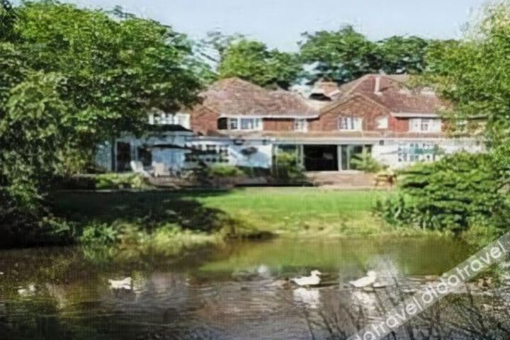 Explore Mannings Heath