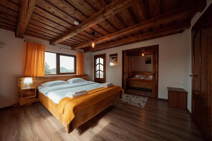Explore Piatra Fantanele