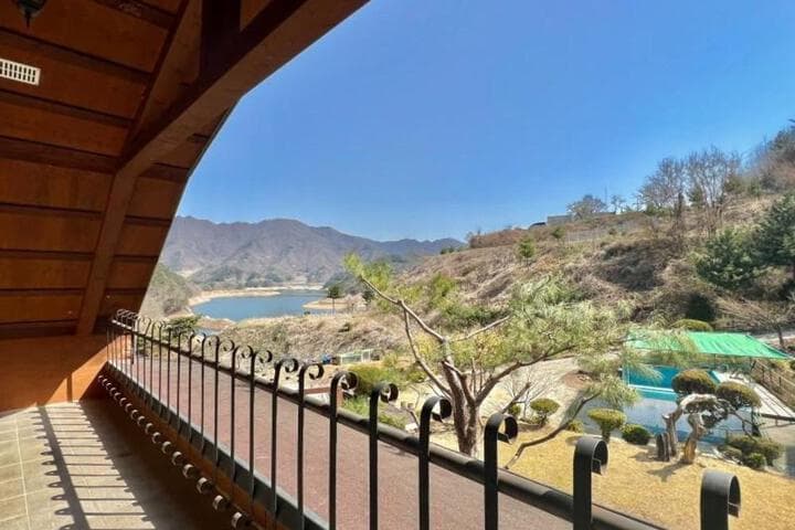 Explore Yongso Dong