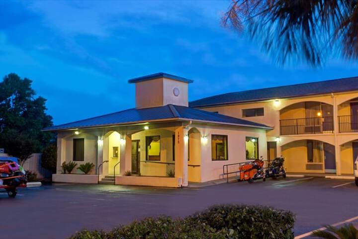 Explore Walterboro