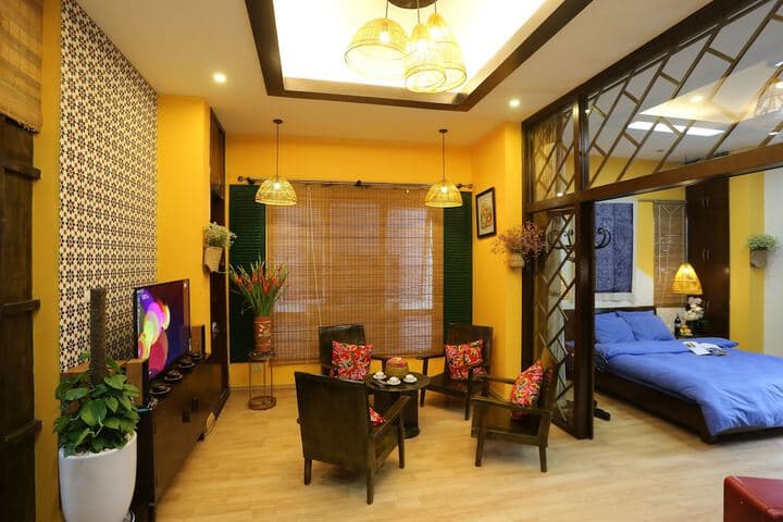 Explore Hanoi