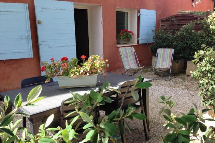 Explore Saint Cannat