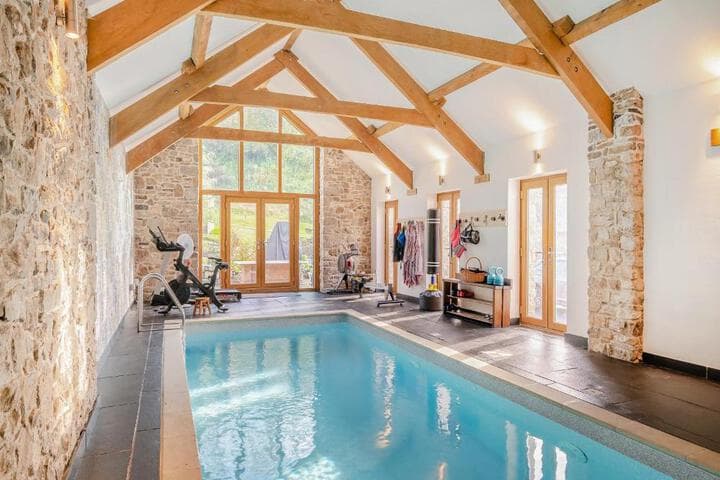 Explore Capel Hendre
