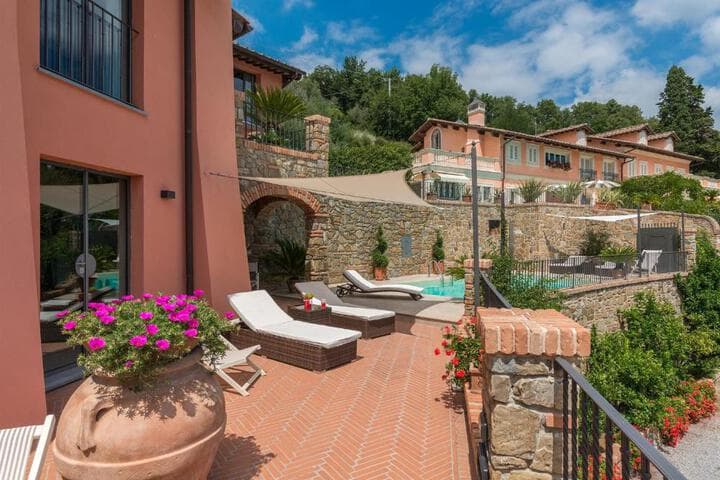Explore Nievole