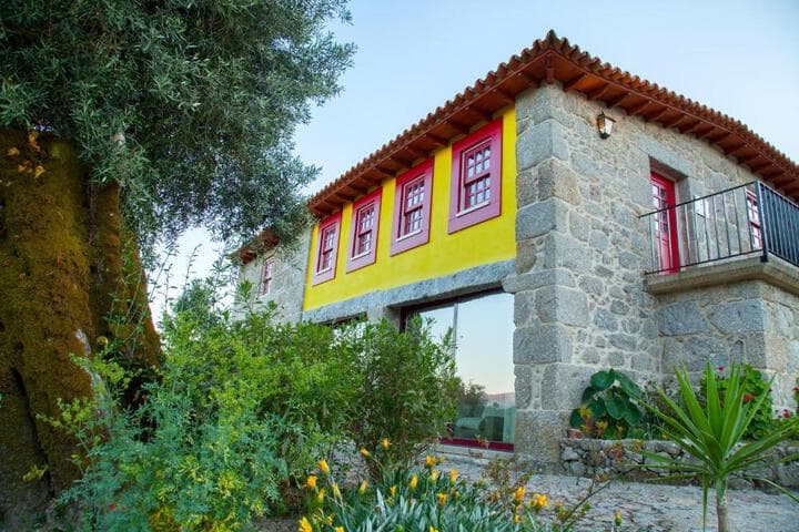 Explore Pedras De Moledo