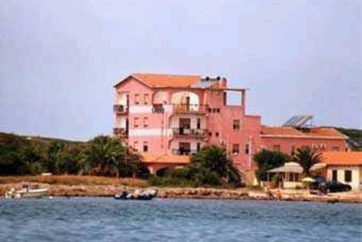 Explore Putzu Idu