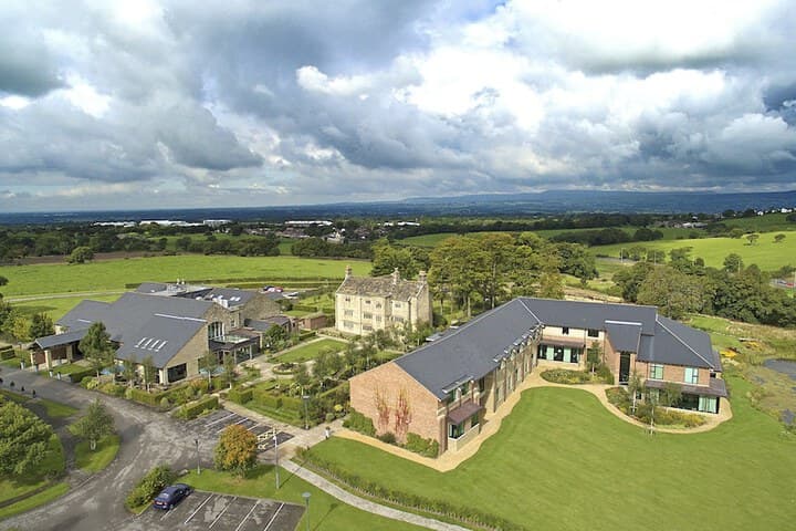 Explore Mellor