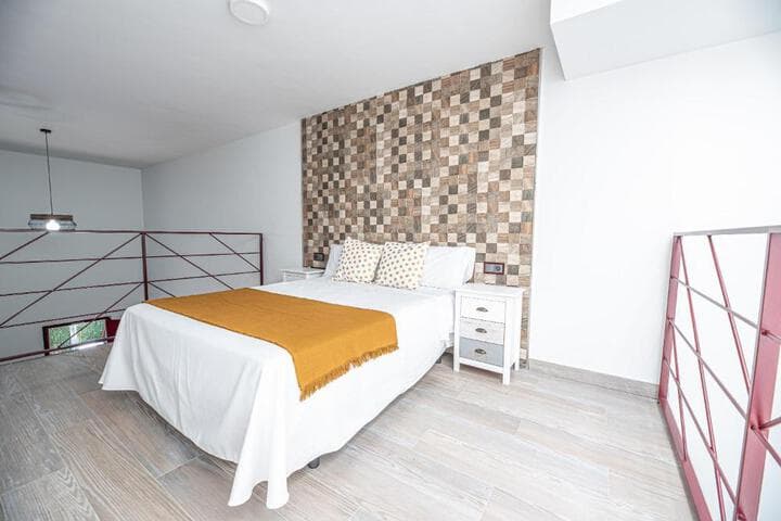 Explore La Redondela