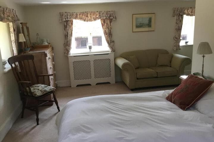 Explore Winterborne Zelston