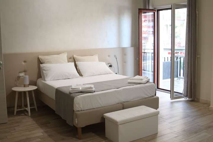 Explore Casa Toscano