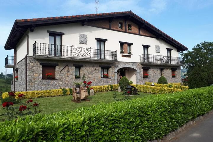 Explore Aizarnazabal