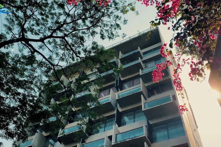 Explore Banani