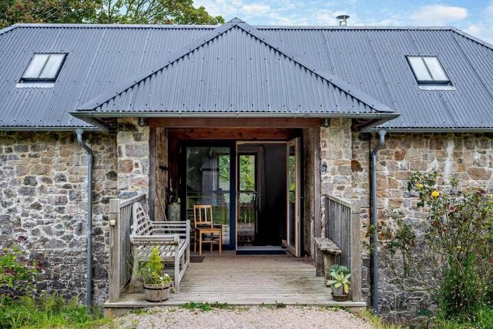 Explore Tuckenhay